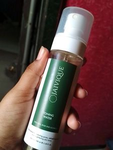 Toning Water With Cica , Rose And Licorice
