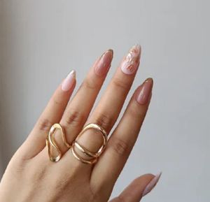Savana Urbanic Press-On Nails
