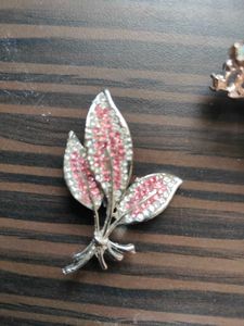 Hear Clutchers And One Saree Pin