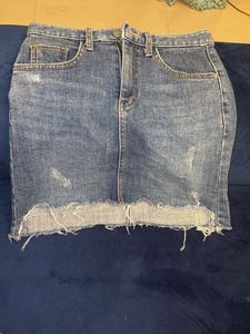 Frayed Hem Denim Mini Skirt