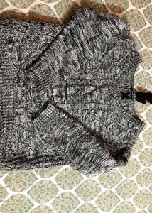 Women V-Neck Woolen Sweater With Stylish Back