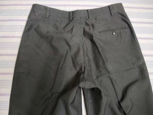 Men 32 Waist Pant - Like New