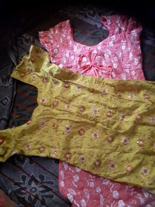 Embroidered sleeveless kurta set