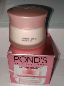 Pond&#39;s Bright Beauty Cream