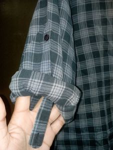 Plaid Flannel Women&#39;s Shirt