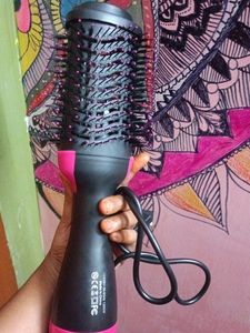 THE ONE STEP HAIR BRUSH