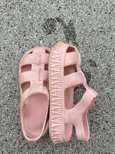 Salmon pink Flip-flop