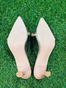 trendy Nude heels  👠 unused