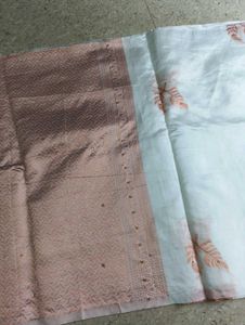 Elegant White &amp; peach Saree