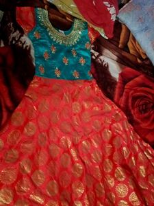 Girls&#39; Traditional Indian Dress