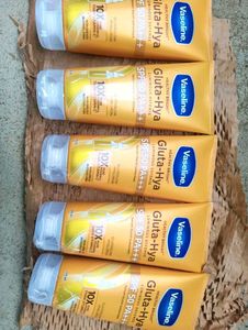1 Pack ❤️ Vaseline Gluta-Hya SPF 50++++ Sunscreen