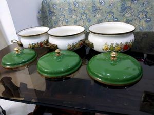 Vintage Enamelware Pot Set