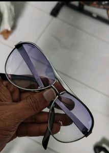 2 Gogs One Is Fastrack, Other Iddee