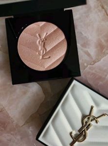 YSL HIGHLIGHTER