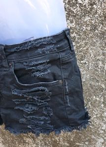 17. BLACK FUNKY SHORTS
