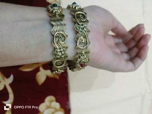 Kundan Bangle Set