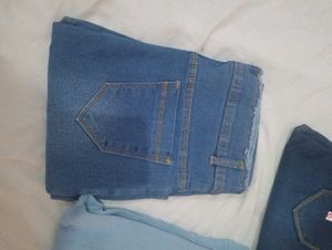 Trio of Women&#39;s Denim Jeans: Sizes 30,32
