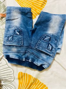 Trendy jeans