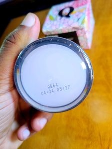 📌korean Moisturizer with cherry blossom radiance