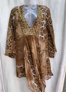 11412.Animal Print Embellished Top