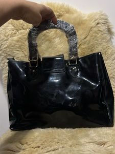 Chic Black Handbag