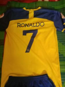 Ronaldo #7 Jersey age 13-14