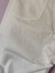 Women White Geggins Or Srechable Jeans