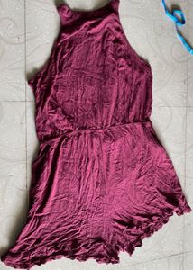 Mossimo Burgundy Romper sleevless size:L
