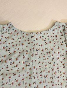 Round Neck Puff Sleeve Crop Top