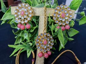 Pink Necklace Set With Earrings &amp; Mangtika