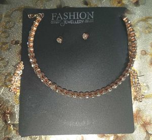 Single Choker Set With Earrings