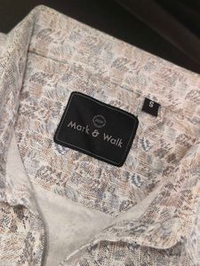 Like-New Patterned Button-Down Shirt