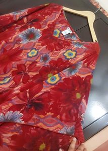Red🔴 Floral Printed Top For 44 Bust