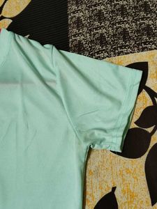 Solid round neck women tshirt
