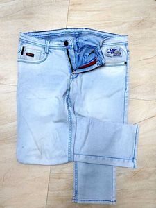 Stylish Light Wash Jeans