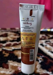 Combo... With Bag Free Gift Hurry Up Gys..Combo Offer Specially For U.......Non Sticky Cream BOROPLUS and JUSTB