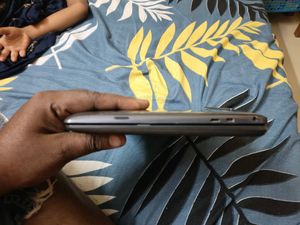Asus mini windows touch laptop bacome Tab