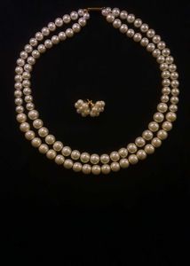 Vintage Pearl Necklace &amp; Earrings Set