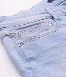 Women Blue Skinny Fit Mid-Rise Slash Knee Stretcha