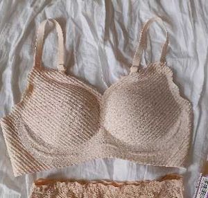 branded penty and braa set.