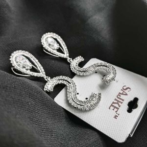 Elegant Crystal Drop Earrings