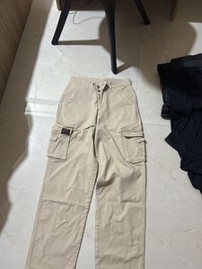 Off duty cargo pants beige colour