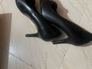 Woods Black Leather Flats