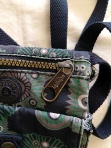 Kipling Sling (authentic)