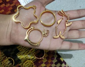 customised name pendant