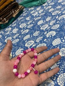 3 coloured different beads