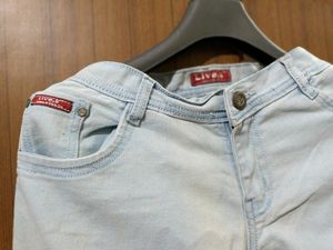3 Jeans Rs 100 each