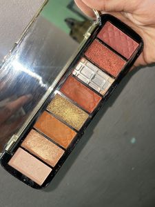 Makeup Revolution Soft Radiance Eyeshadow Pallete
