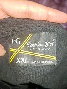 Black oversized crop top🖤✨