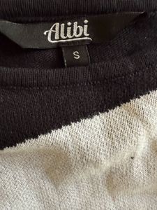 Chic Graphic Print Sweater